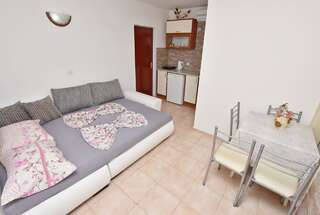 Апартаменты Apartments and Rooms Villa Mia Улцинь Стандартные апартаменты с 1 спальней-3