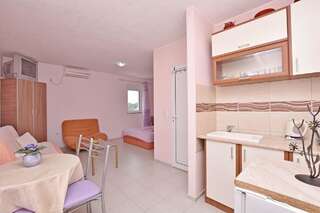Апартаменты Apartments and Rooms Villa Mia Улцинь Стандартный номер-студио-8
